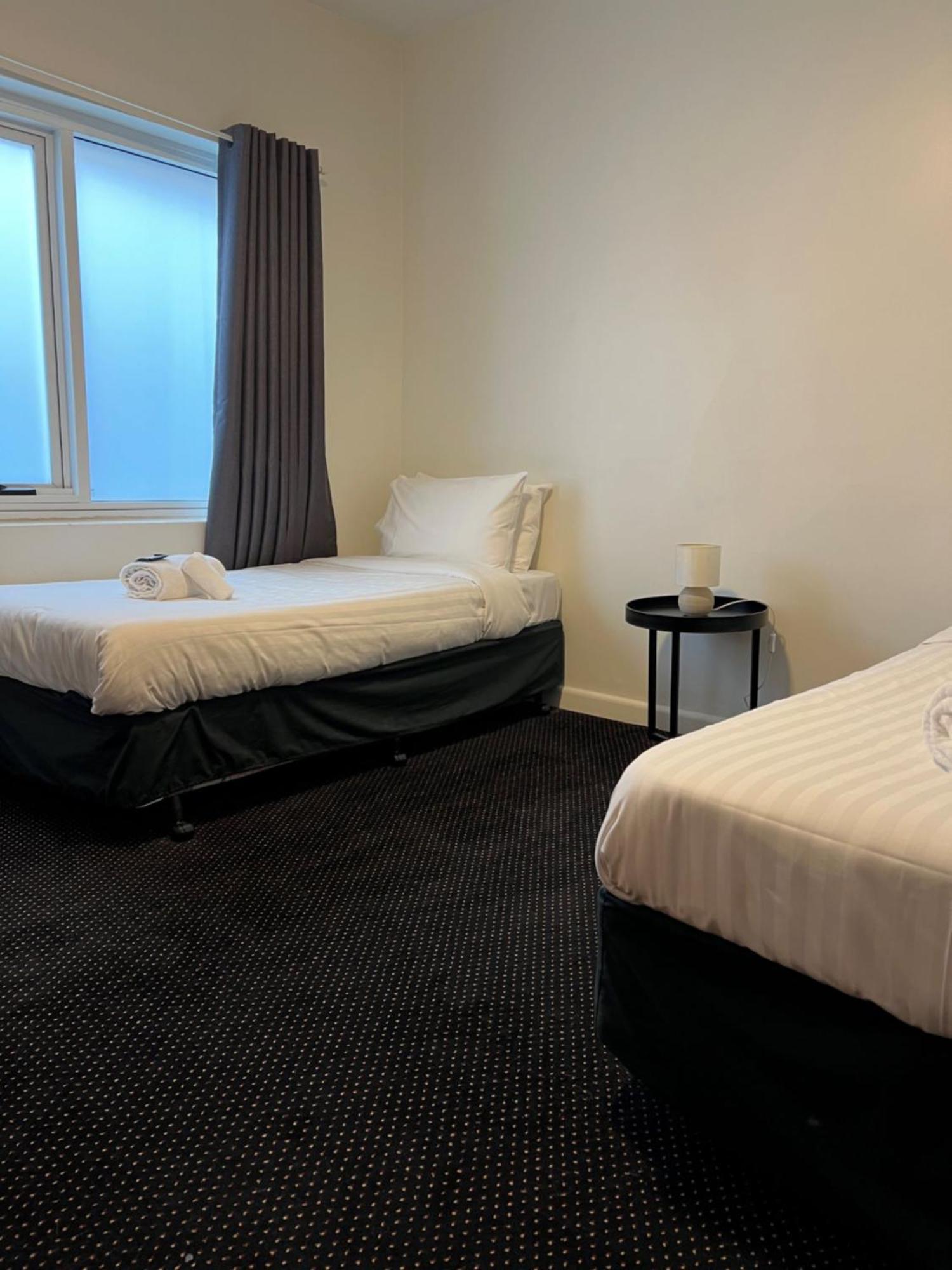 Star Bar Cafe & Hotel Лонсестън Екстериор снимка