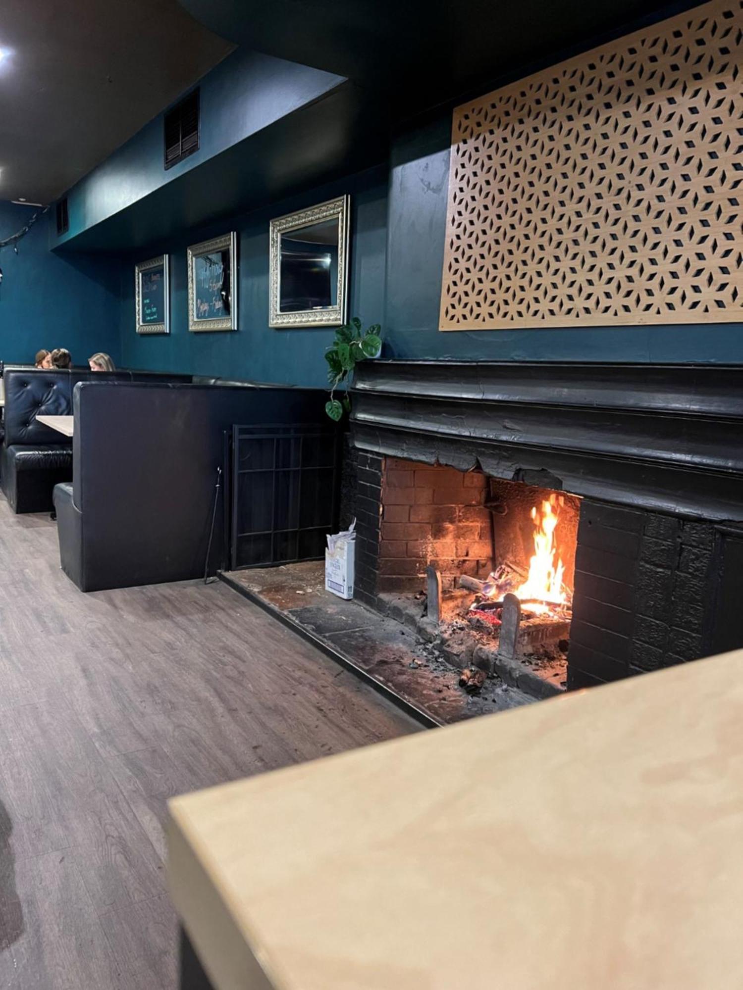 Star Bar Cafe & Hotel Лонсестън Екстериор снимка